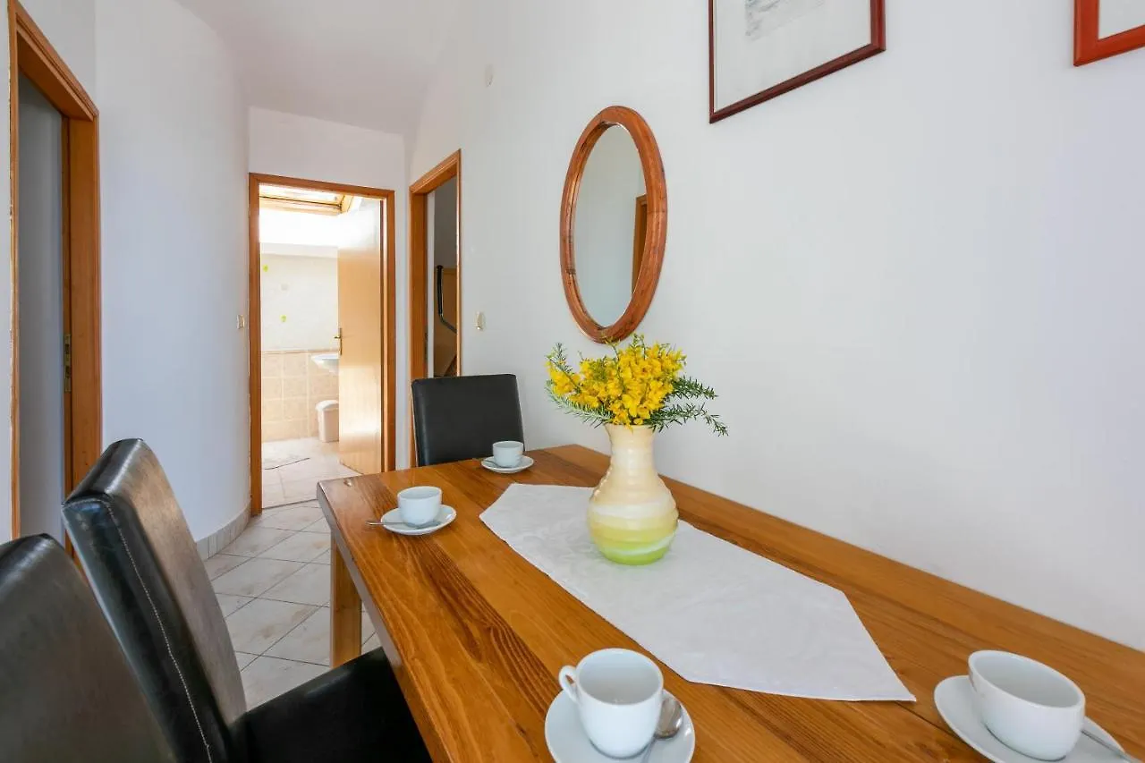 Apartment Iva Banjol